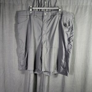 Wrangler Men Size 46 Black Cargo Short Outdoor Hiking Casual Utility Zip Pockets